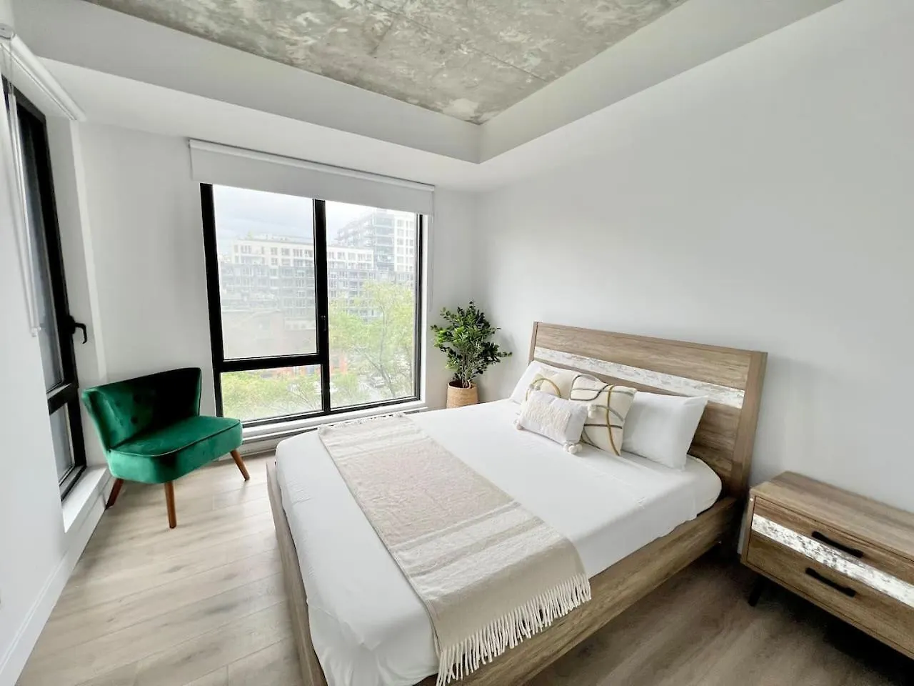 Nice 2 Bedroom Apartment In Old Port Zm8 Montreal